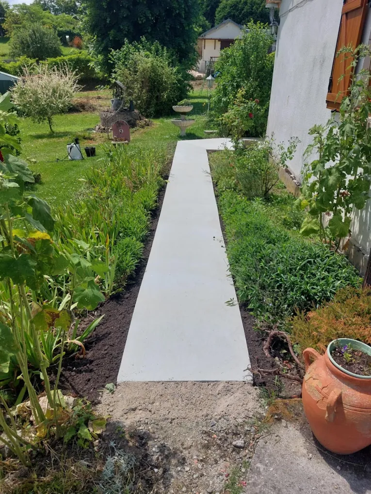 Terrassement et chemin